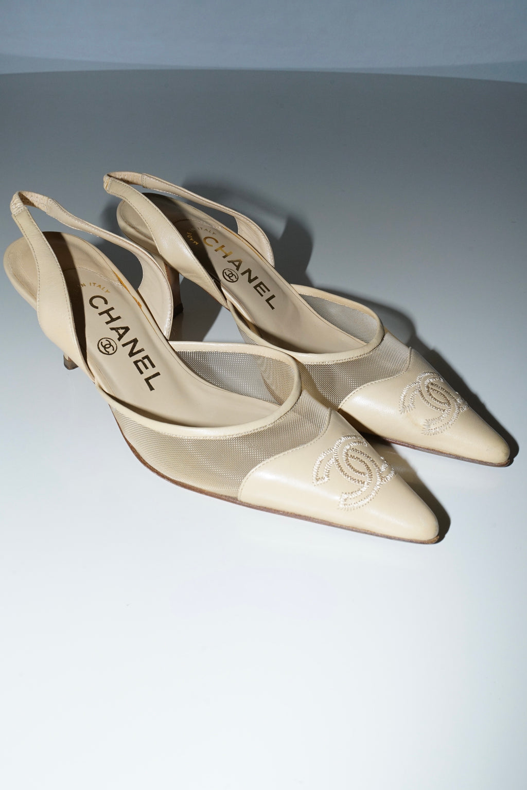 Chanel 2004 CC Beige Mesh & Leather Slingback Heels (35)