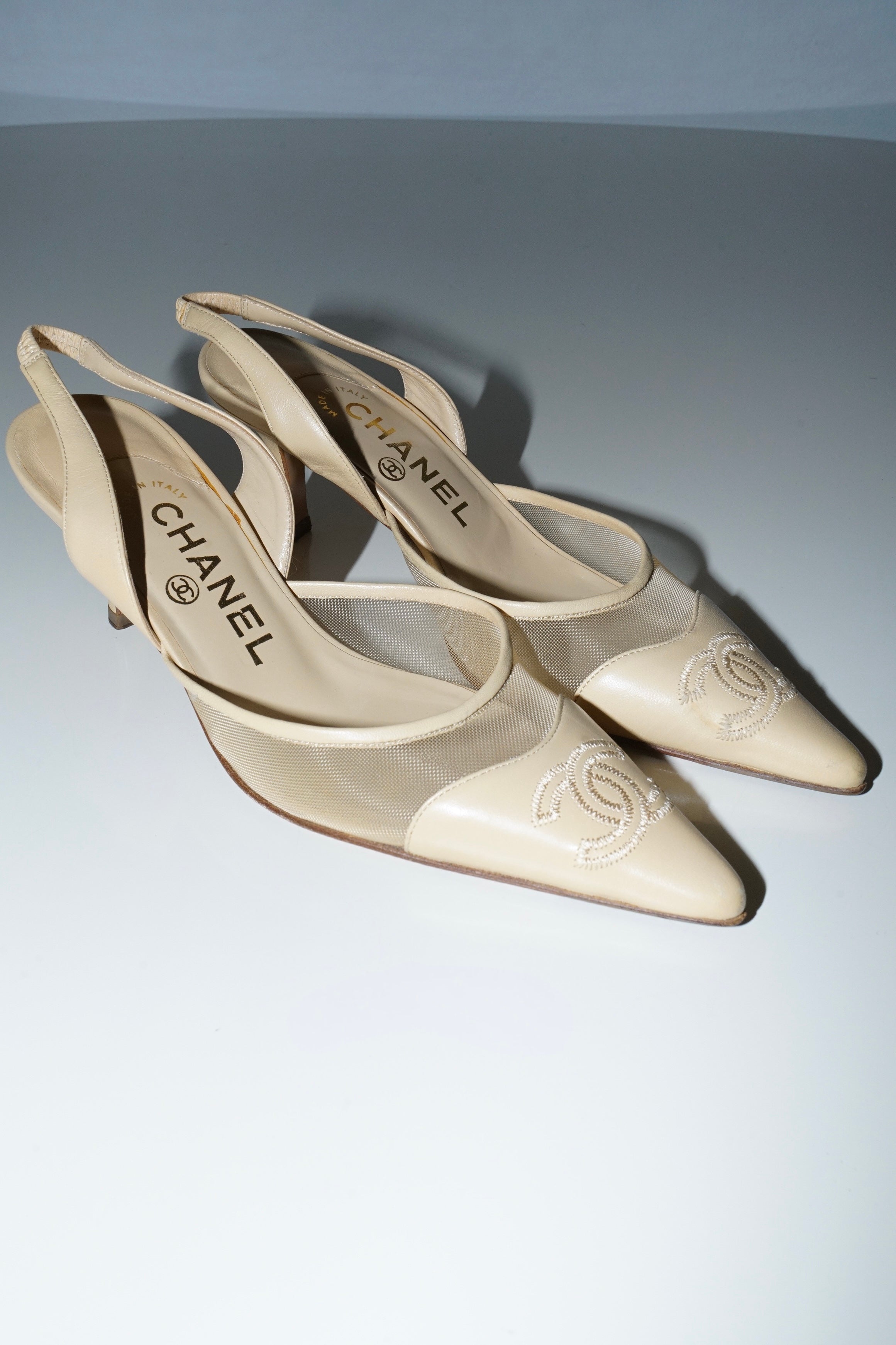 Chanel 2004 CC Beige Mesh & Leather Slingback Heels (35)