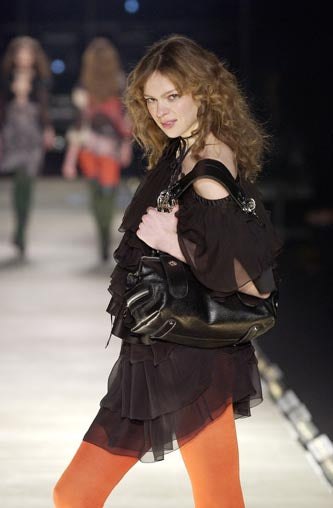 Chloé FW2003 Black Leather Chain Bag